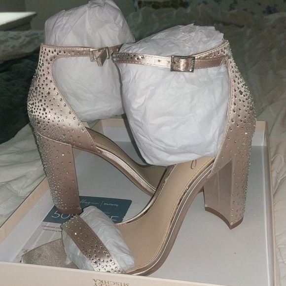 David's Bridal Badgley Mischka Heels - Picture 8 of 10